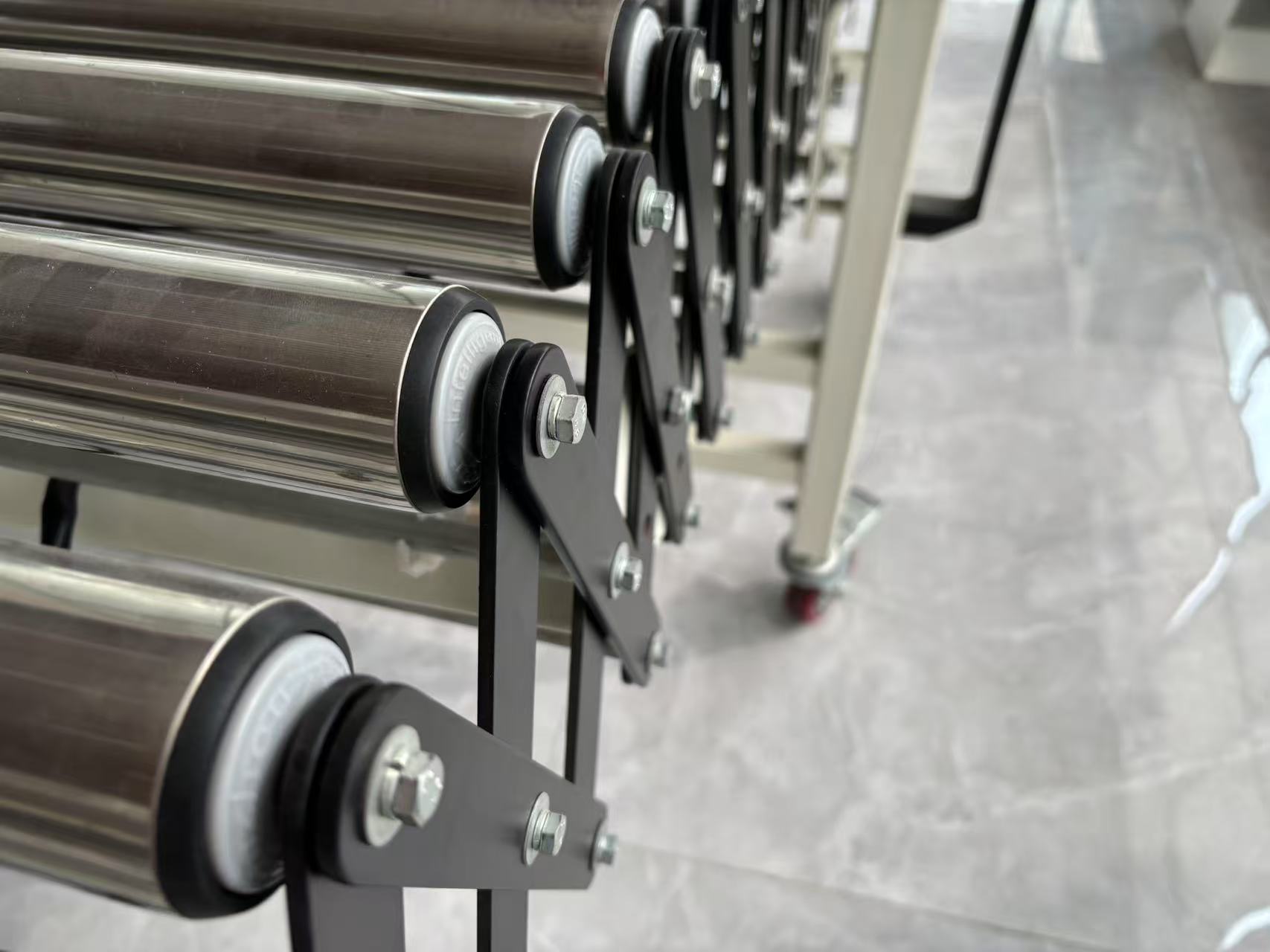 Fijaci&oacute;n de rodillos de rodillo de rodillos expandibles flexibles