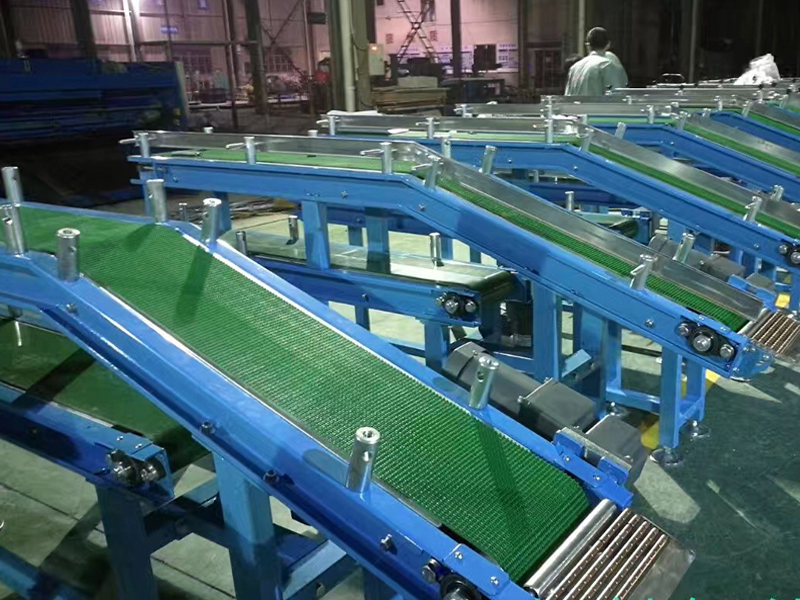 Transportador de cinta inclinada